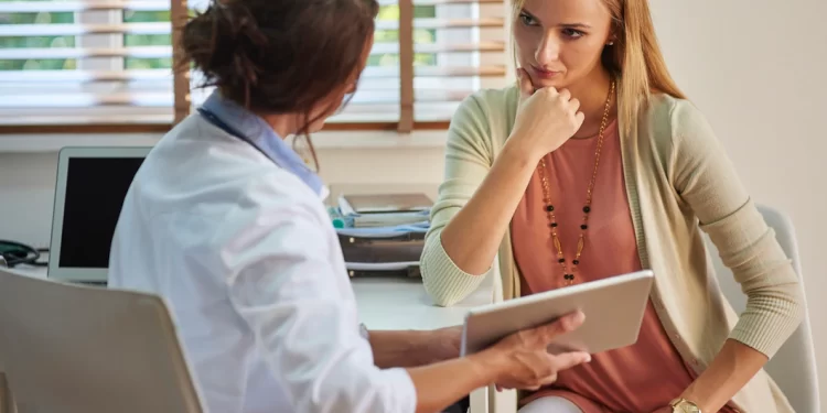 سندرم تخمدان پلی کیستیک چیست؟ + 5 علائم تخمدان پلی کیستیک 1 سندرم تخمدان پلی کیستیک