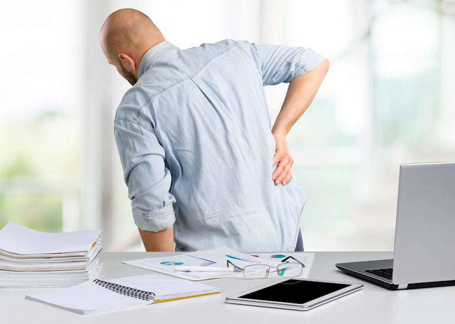 business man with back pain sin office pain relief concept 488220 51701