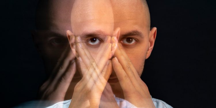 اسکیزوفرنی چیست: علائم، علل و درمان 1 اسکیزوفرنی چیست