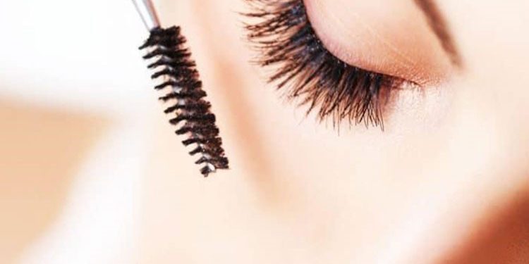 علت ریزش مژه ها چیست؟ 1 علت ریزش مژه ها چیست