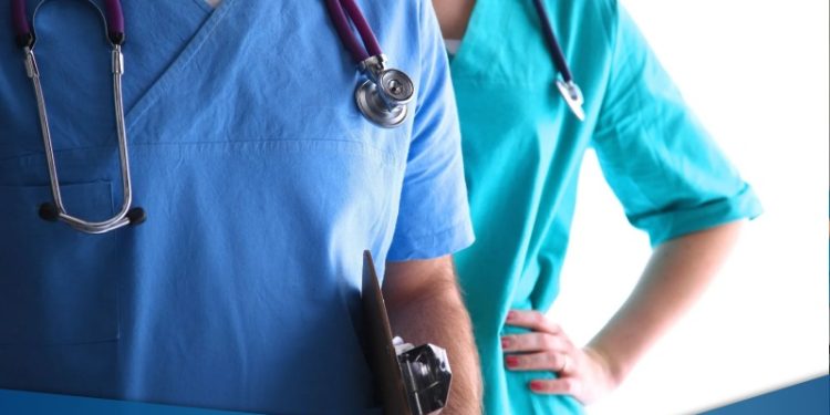 نقش اسکراب پزشکی کادر درمان بر سلامت روحی بیماران 1 اسکراب پزشکی