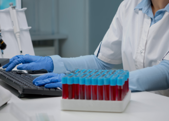 نقش آزمایش‌های پزشکی در تشخیص زودهنگام بیماری‌ها